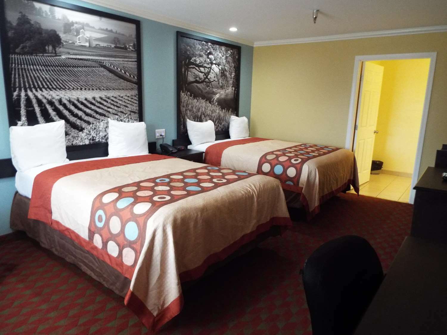 Inn At King City Room photo